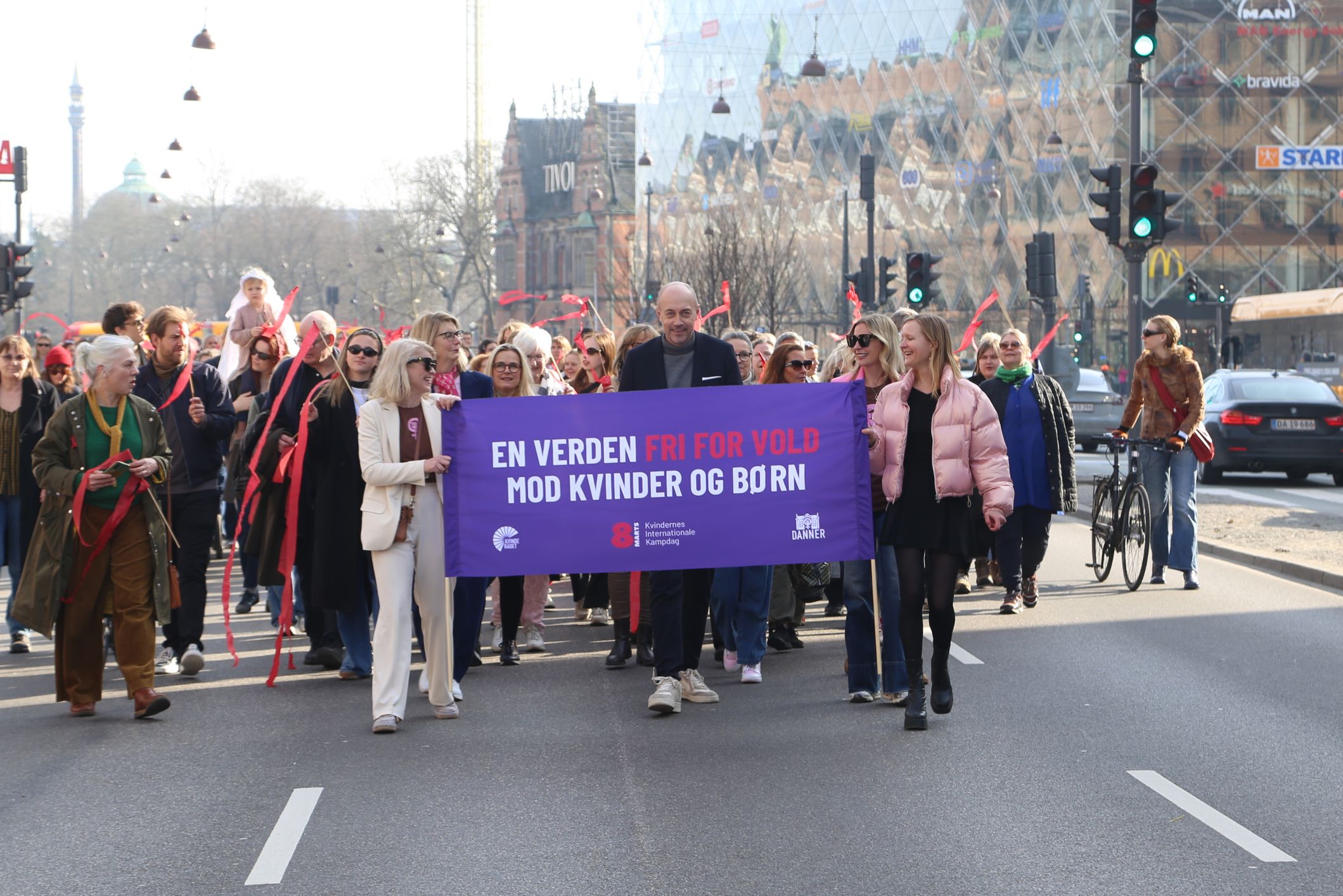 Danner og Kvinderådet i historisk markering af Kvindernes Internationale Kampdag