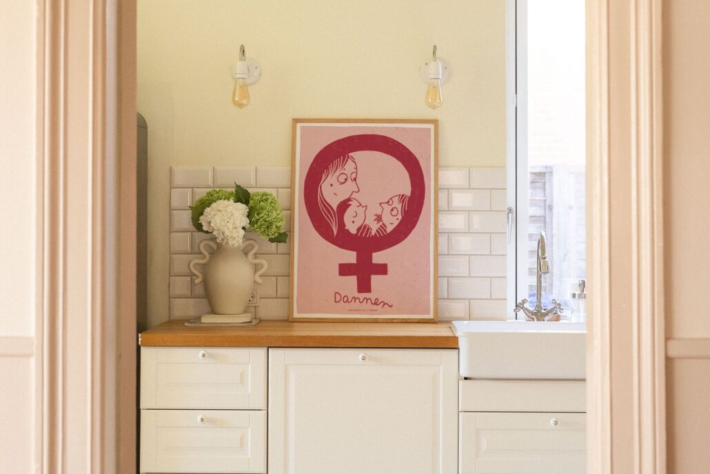 Nyt kunstsamarbejde_ Danner, Line Jensen og Peléton lancerer plakat i anledning af Mors dag